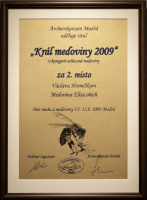  zwycięzcy konkursu na najlepszy miód pitny